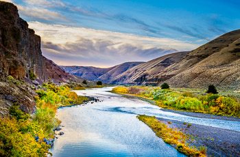 Cottonwood Canyon, John Day River, OR | Early morning in the fall along the willow lined John Day River in Oregon