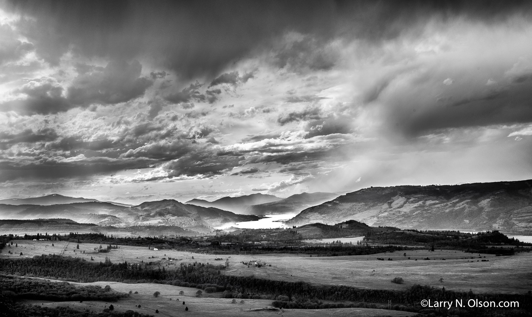 Columbia River, OR, WA | Storm clouds over the Columbia River.