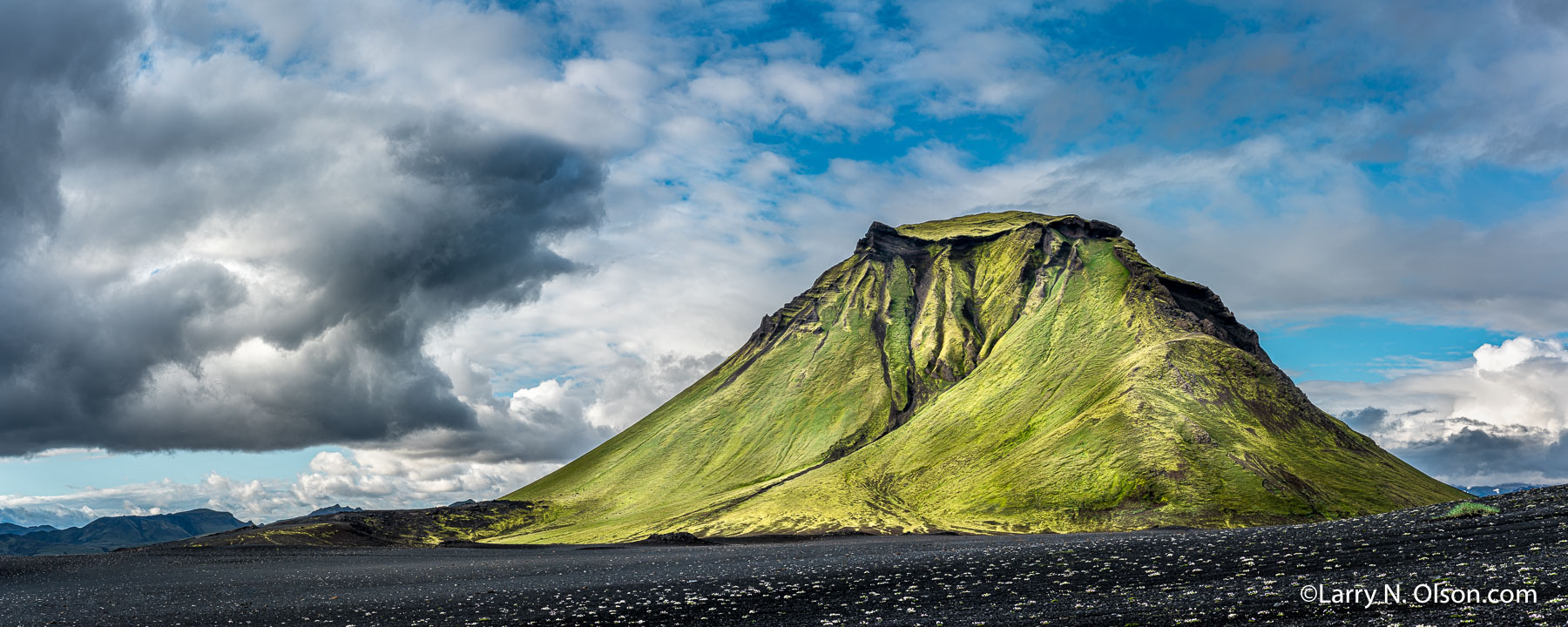 Hattafell, Iceland | Interesting shapes of the mountains make hiking the Landmannalaugar in Iceland very unique.