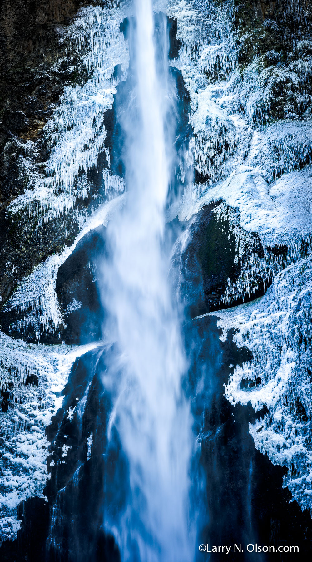 Ice and Multnomah Falls, Columbia River Gorge, OR | Frozen ice forms abstract patterns at Multnomah Falls.