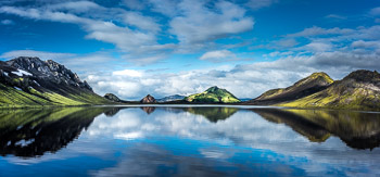Alftavatn #2, Iceland | The  lake is serene in the early morning at Alftavatn.