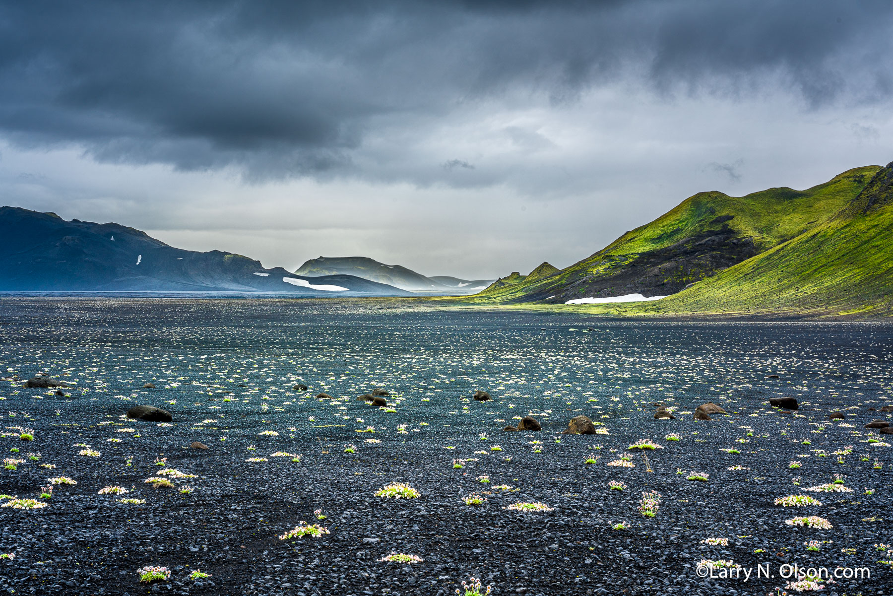 Emstur, Iceland | Volcanic plains and a vast riverbed in the Icelandic highlands.