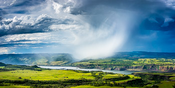 Spring showers, Rowena Plateau, OR | Spring shower passes over Columbia River